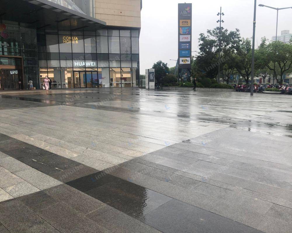 苏州龙湖狮山天街 - 1号门外广场3