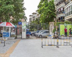 一楼管理处门口