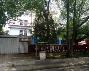 出入口台阶空地