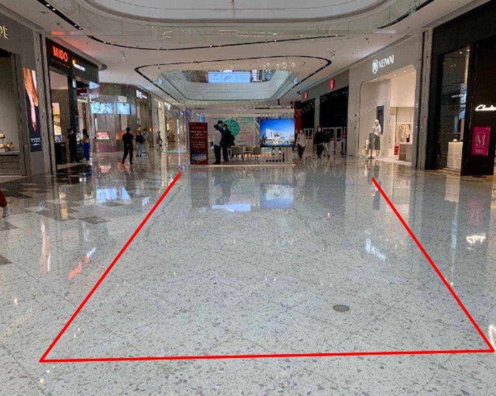 龙湖上海闵行天街 - 一楼连廊