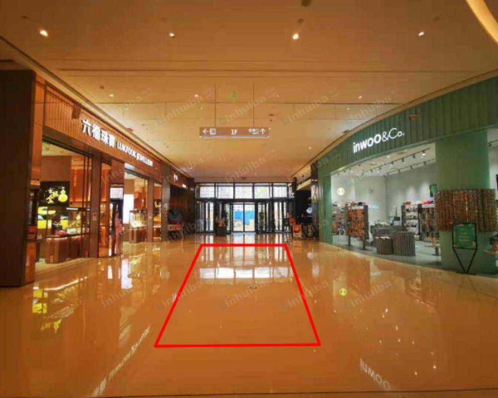 济南龙湖奥体天街购物中心 - 一层2号门入口