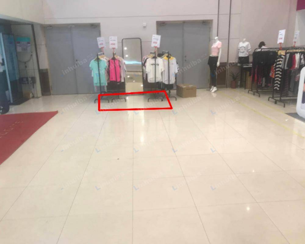 深圳永旺超市东湖店 - 南门处