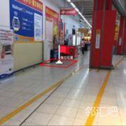 负1楼出入口过道旁