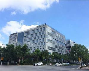 28号楼下水池边