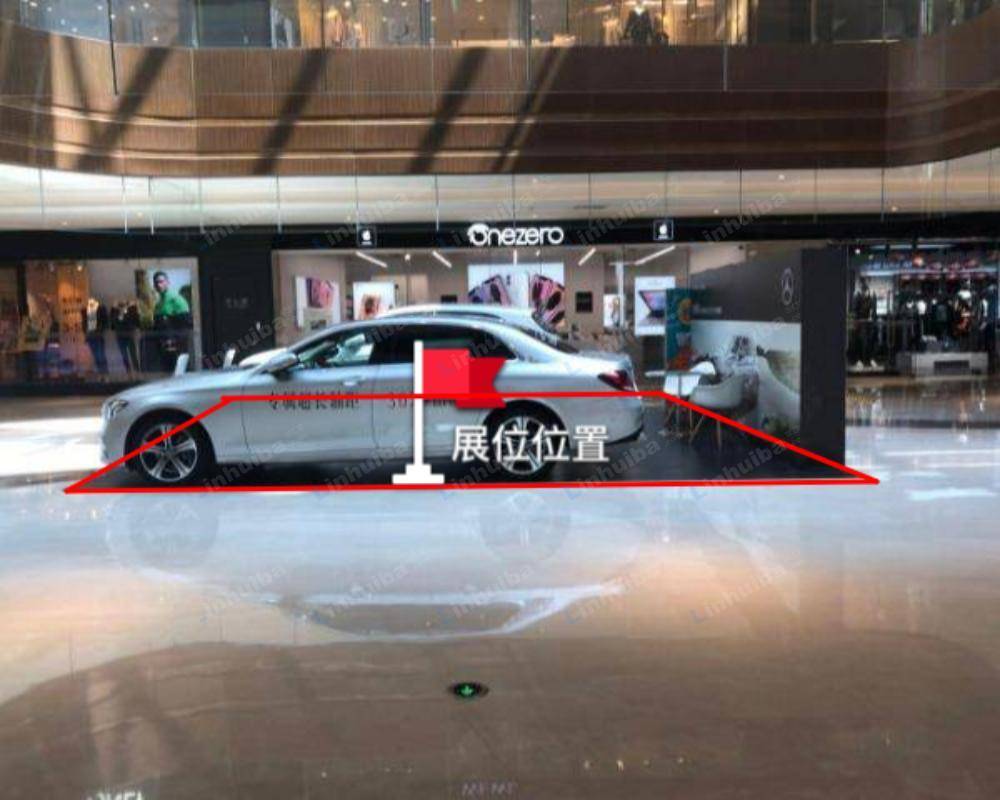 厦门银泰百货集美店 - 一楼美承苹果店前方连廊