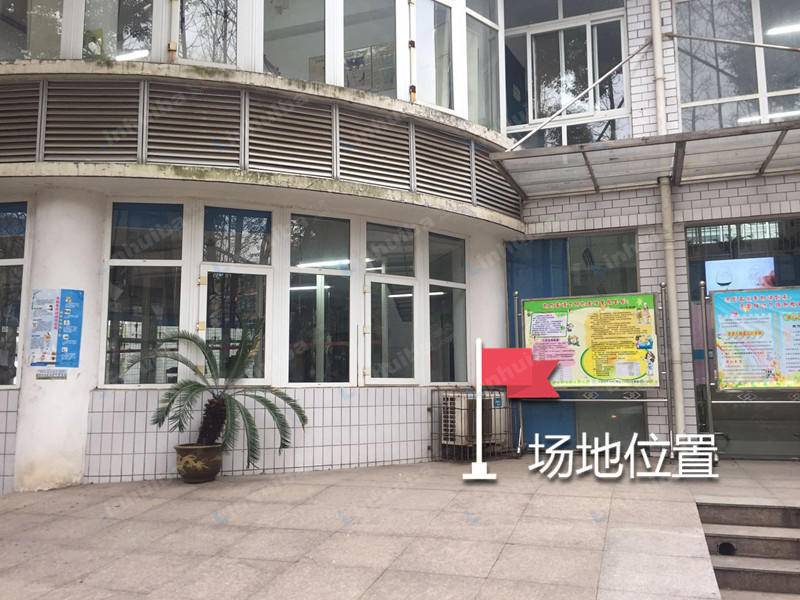 中国地质大学东校区 - 中国地质大学东校区校医务室门口空地