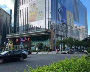 一楼观光电梯右侧