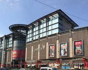 售票大厅或靠近休息区处