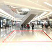 L1层南侧连廊BALLY店铺前