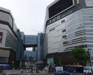 北座8楼连廊圆形空地