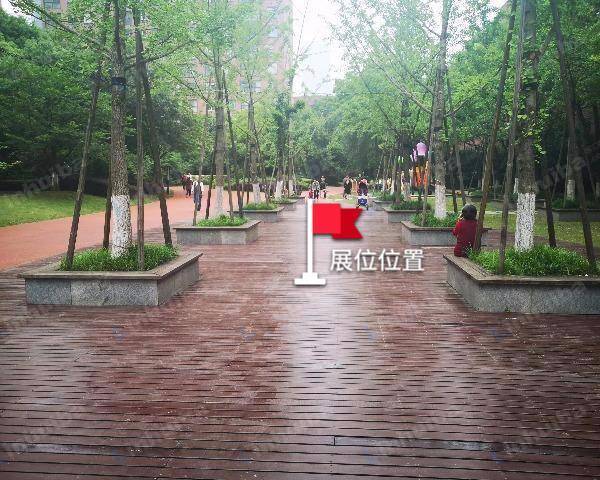 南京朗诗国际街区 - 南园8栋旁