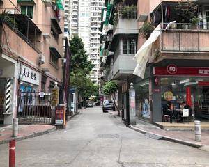 中心凉亭前方空位