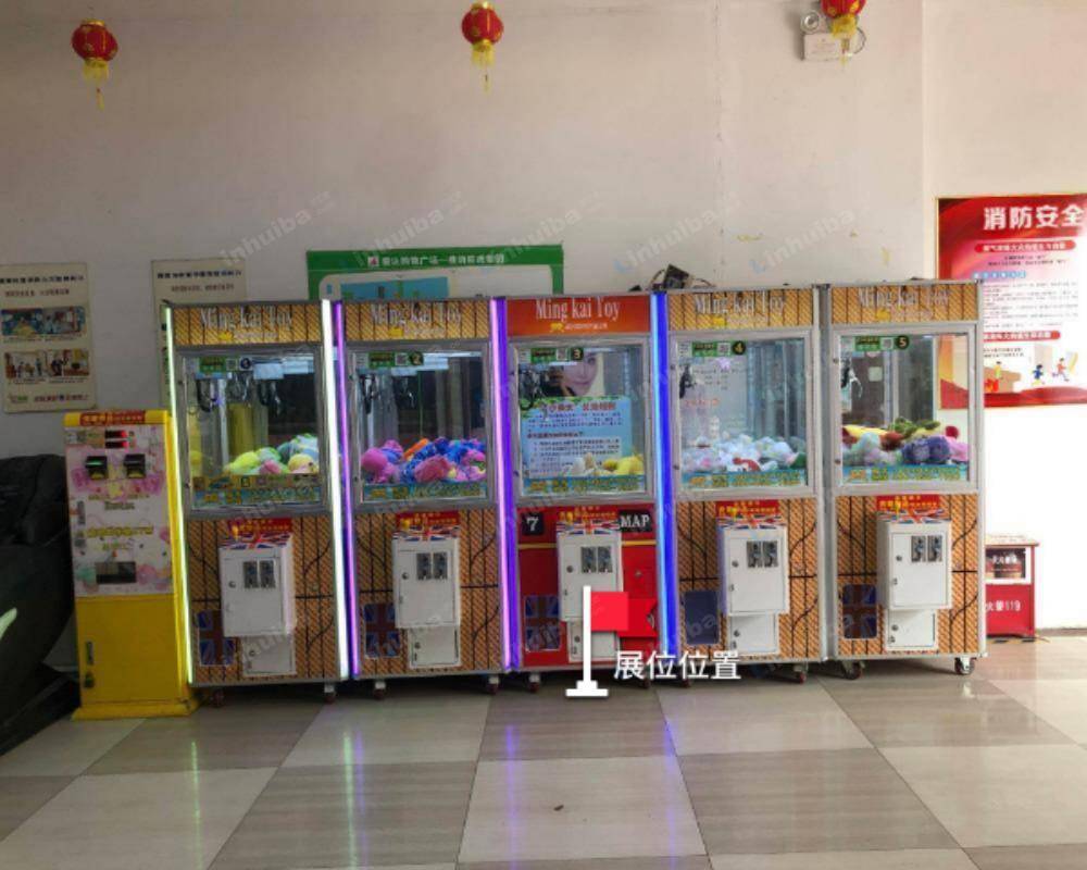 东莞爱达购物广场 - 一层3号门出入口机器点位