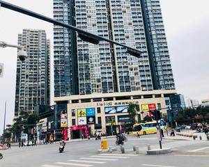 深圳沙井西荟城购物中心 - 一楼侧中庭