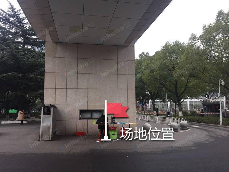 中国地质大学东校区 - 中国地质大学东校区校门口通道左边