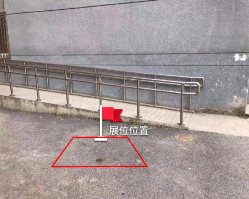 北京合立方 - 3号楼前健身器材旁