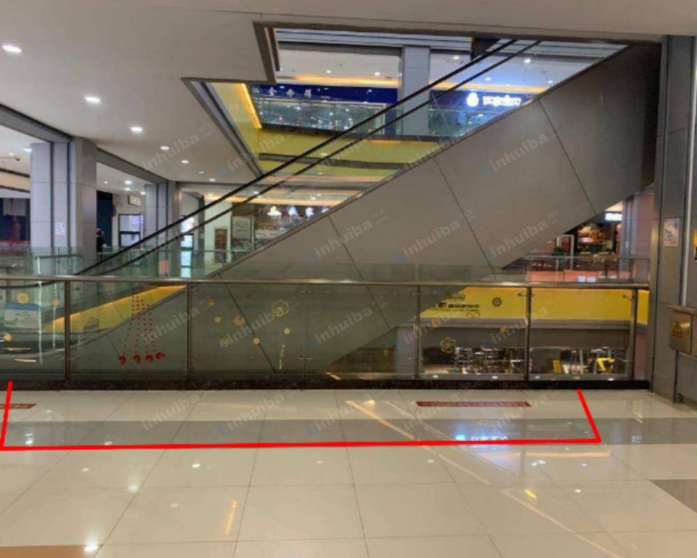 上海飞航吾悦生活广场 - 一楼扶梯口