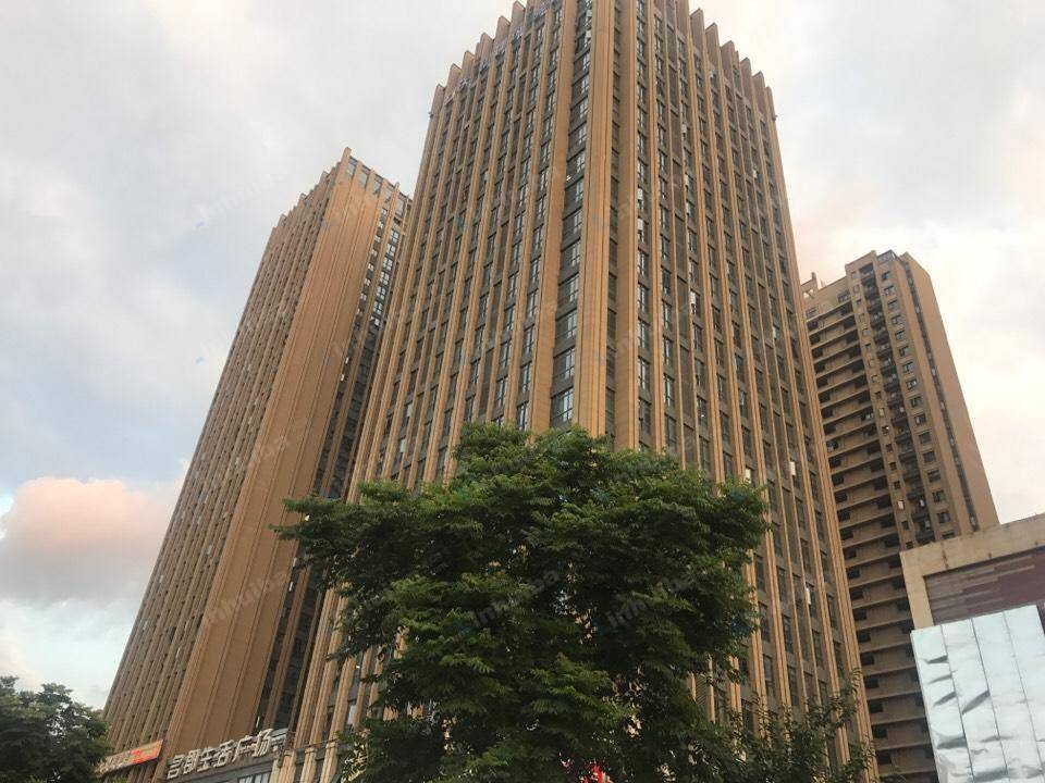 名郡生活广场