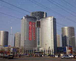 一层VERO MODA店铺前