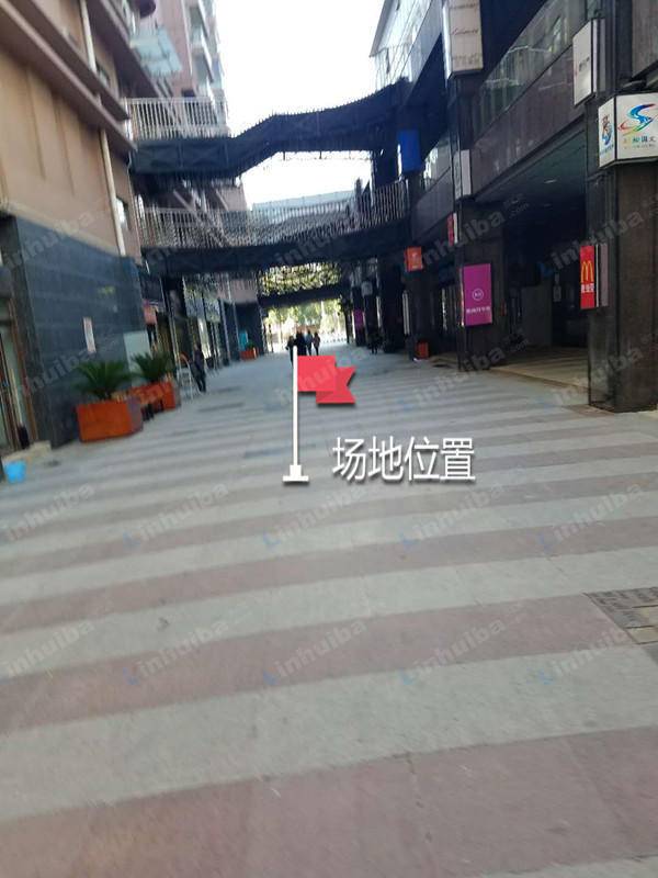 中心创意街 - 过道中间