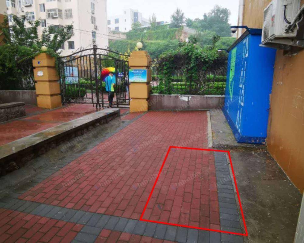 青岛同盛苑八区 - 北门快递柜旁