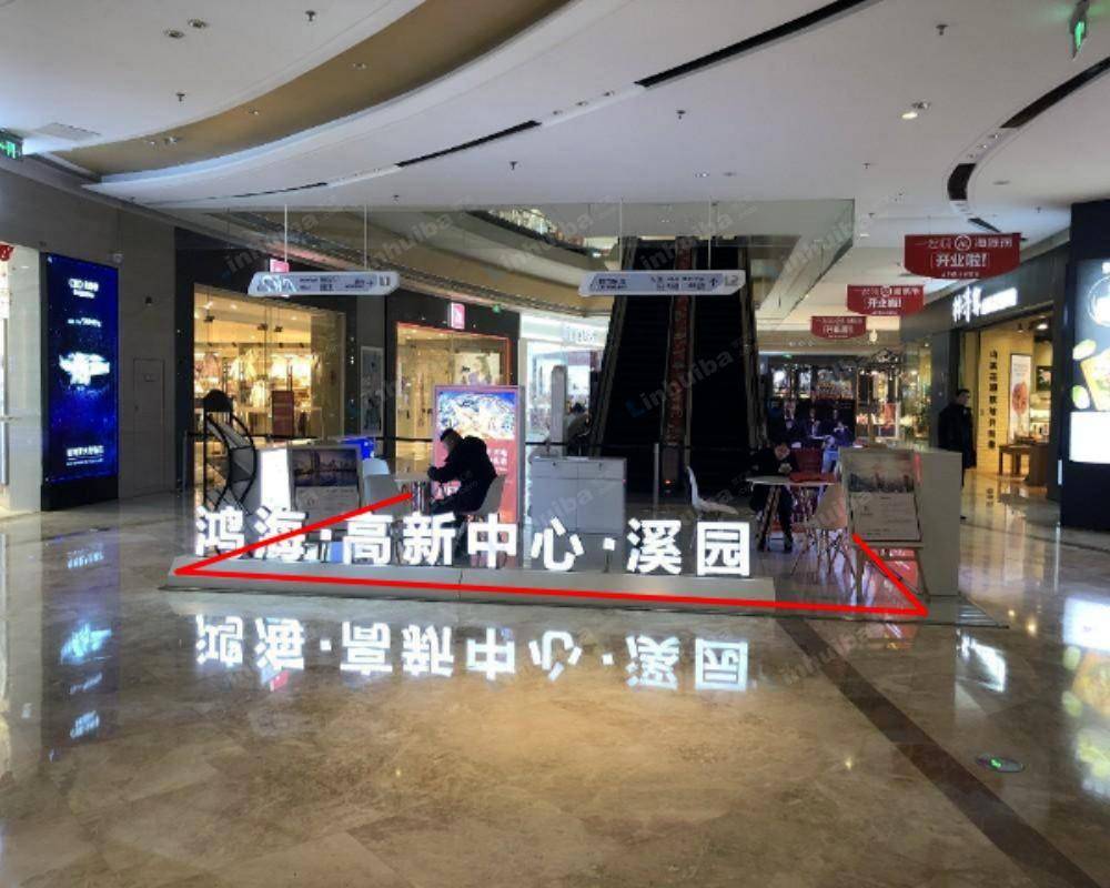 南昌新城吾悦广场 - 一层连廊