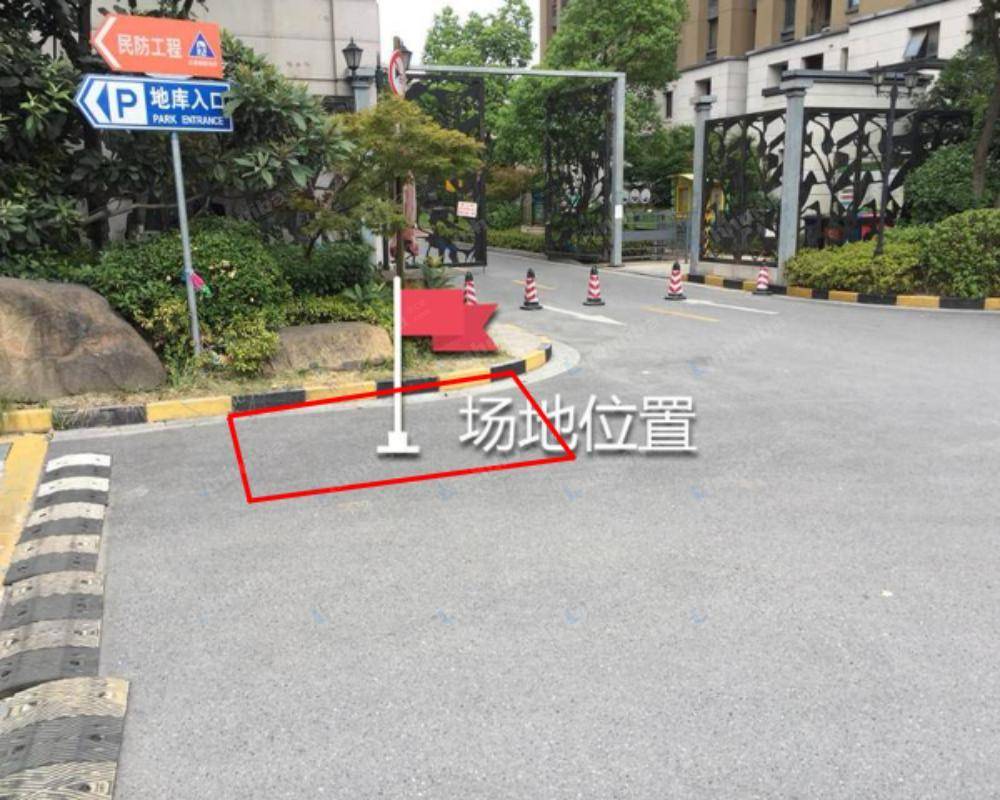 上海新城金郡北区 - 出入口附近