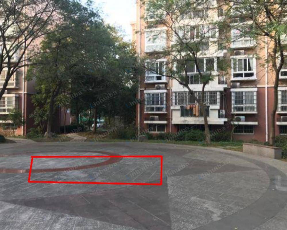 上海华光百合苑 - 小区活动广场