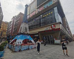 广州江夏新天地 - AB中庭扶梯旁空地