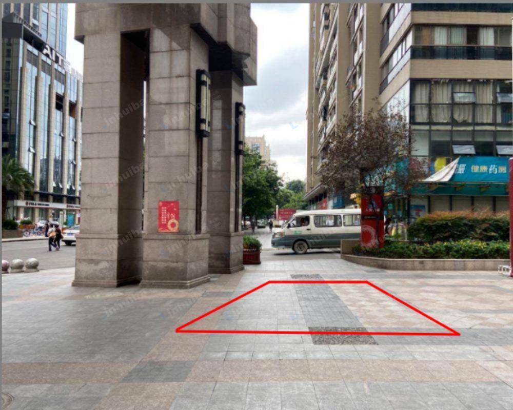 自贡檀木林国宾府三期 - 外广场空地