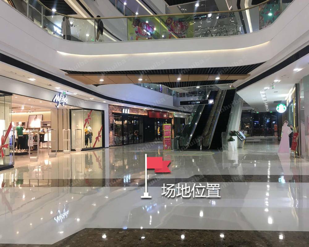 扬州邗江万达广场 - 扶梯口