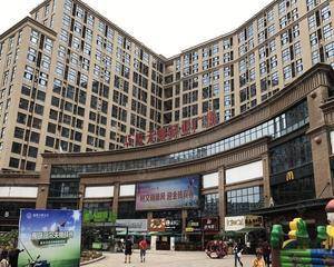 一楼A门服务台旁边