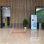 K座一楼大厅入口旁