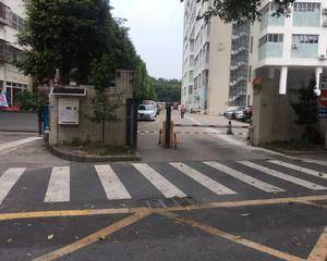 深圳市中国高科大厦 - D座一楼电梯口处
