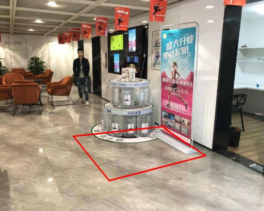长沙康祺健身北辰店 - 大厅服务台对面