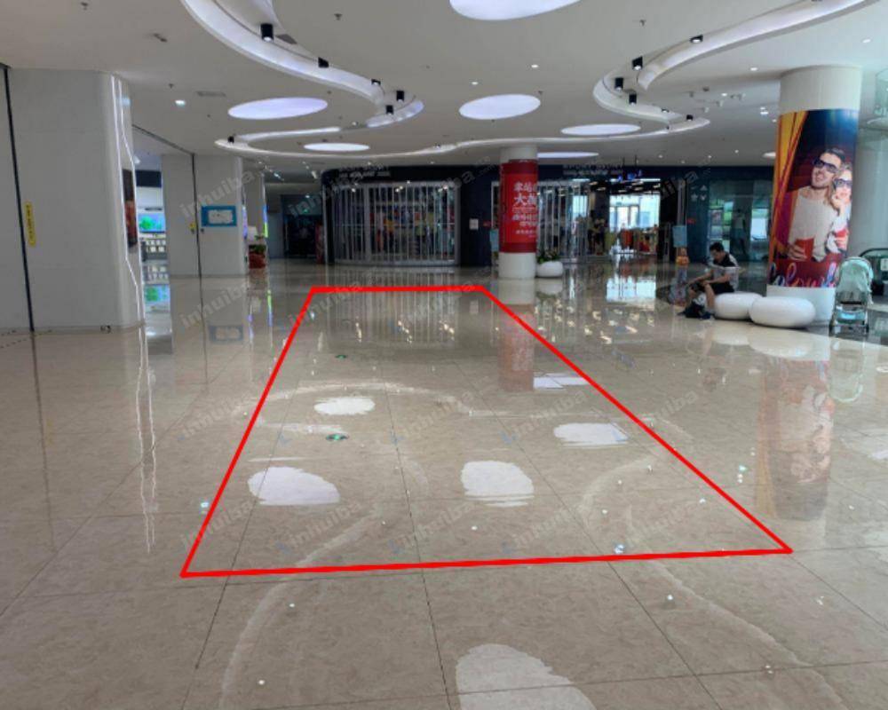 上海彩生活时代广场 - 一楼服务台前面过道