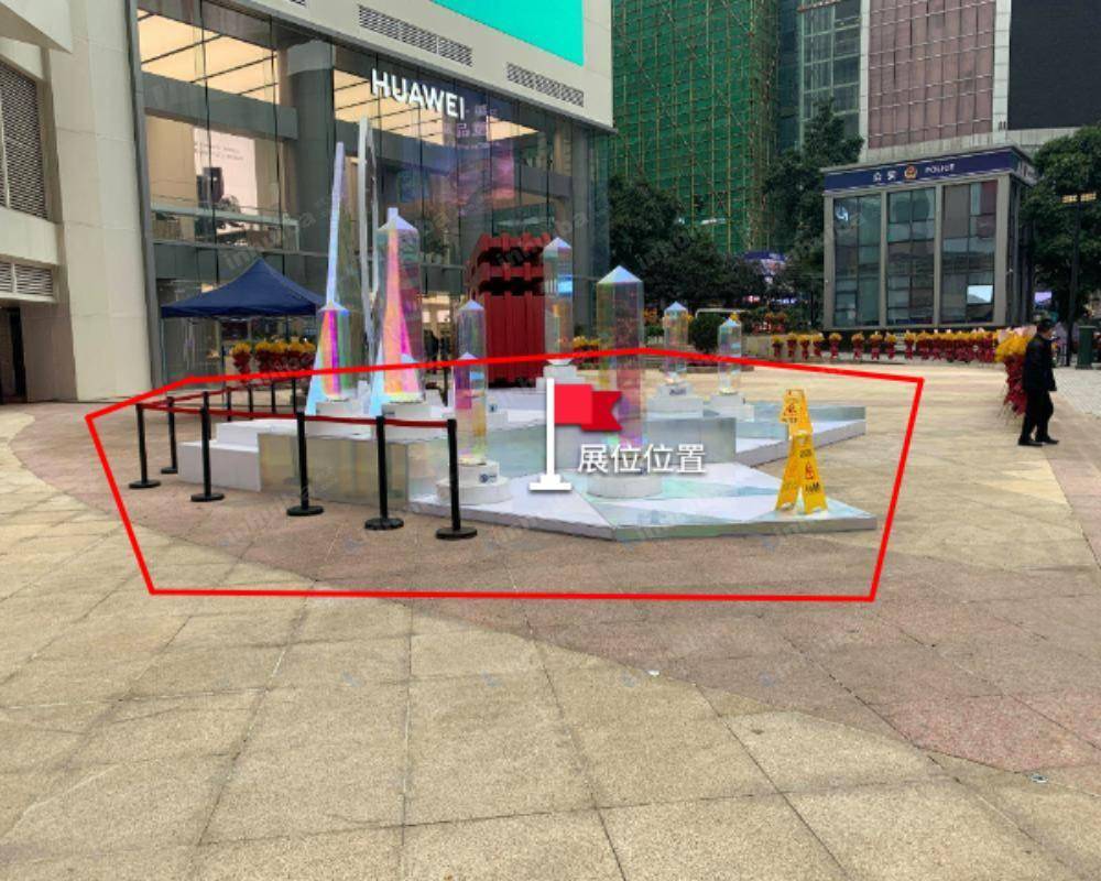 重庆大都会东方广场 - 一层外广场