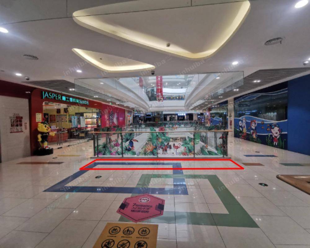 上海罗店宝龙城市广场 - 二楼扶梯口机器点位