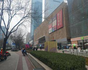 一层屈臣氏前连廊