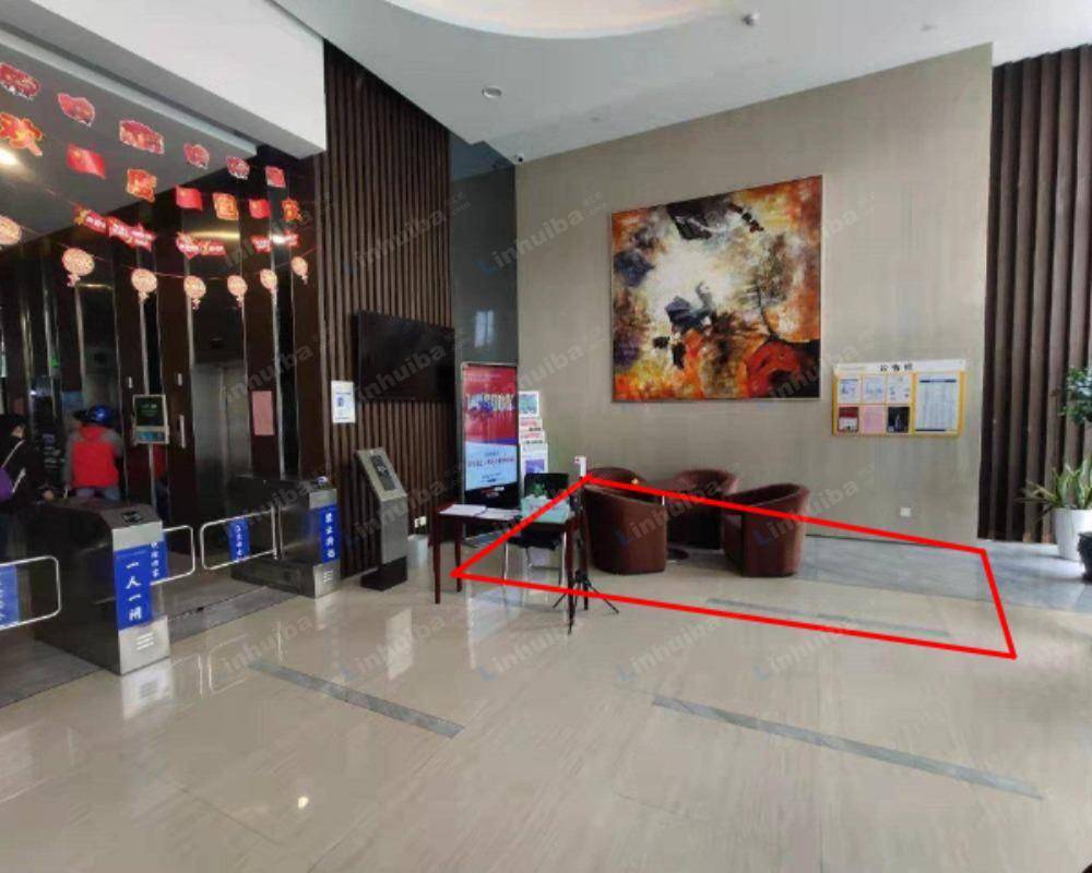 青岛银盛泰·新空间B座 - 门口通道旁