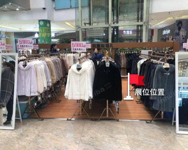 大连罗斯福广场 - 一楼步行街南侧进出口