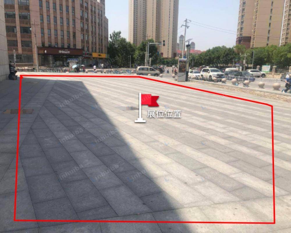 天津中国铁建广场 - 3号门外广场