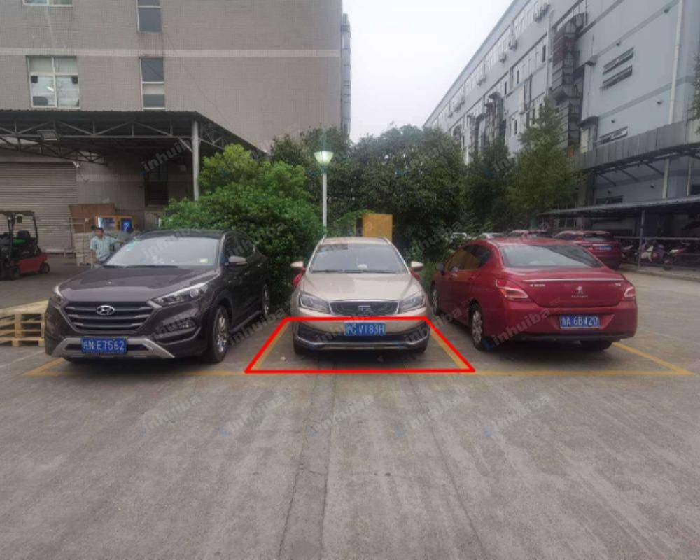杭州经济技术开发区东部厂区 - 南门内停车位处