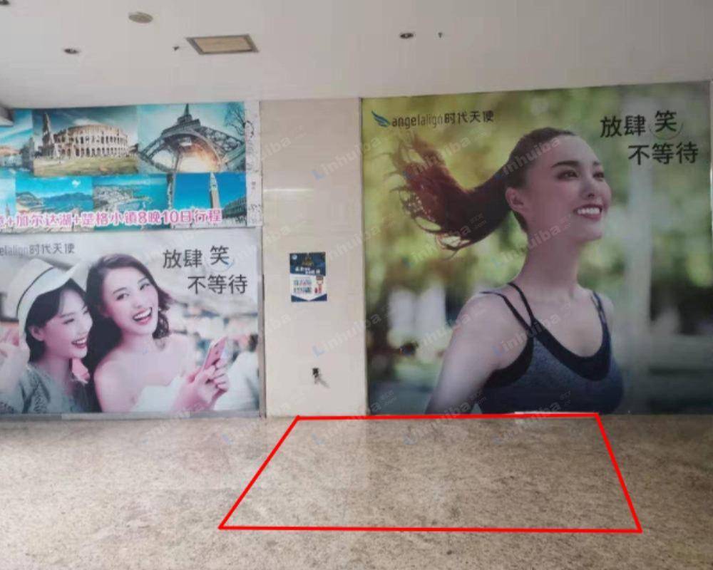 上海一天下大厦 - 大厅电梯对面