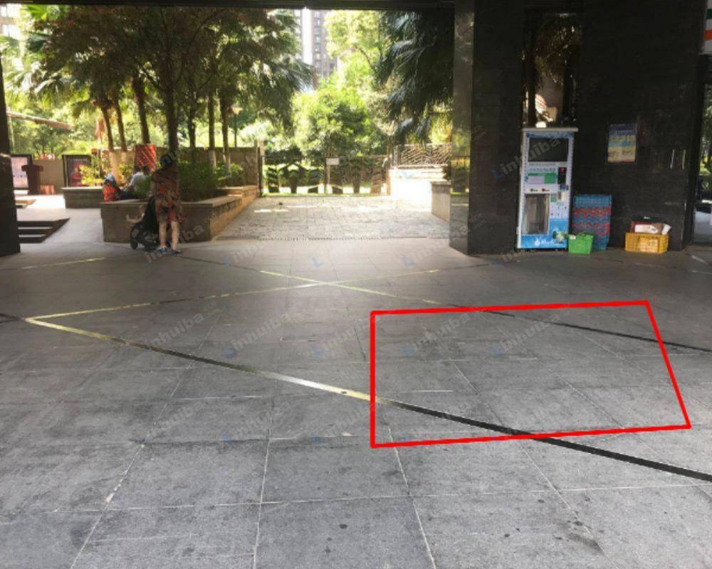 长沙金土地第一湾 - 南门出入口旁