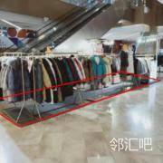 服务台左侧