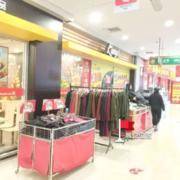 华联超市一层走廊
