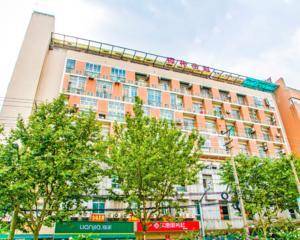 一楼大堂电梯口