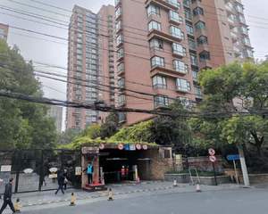 北门出入口内过道