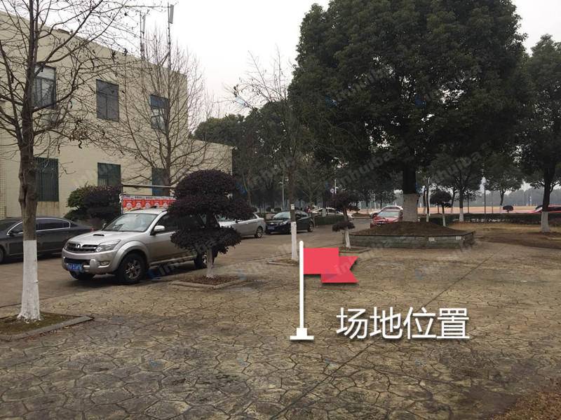 湖北经济学院 - 湖北经济学院三清园食堂门口空地